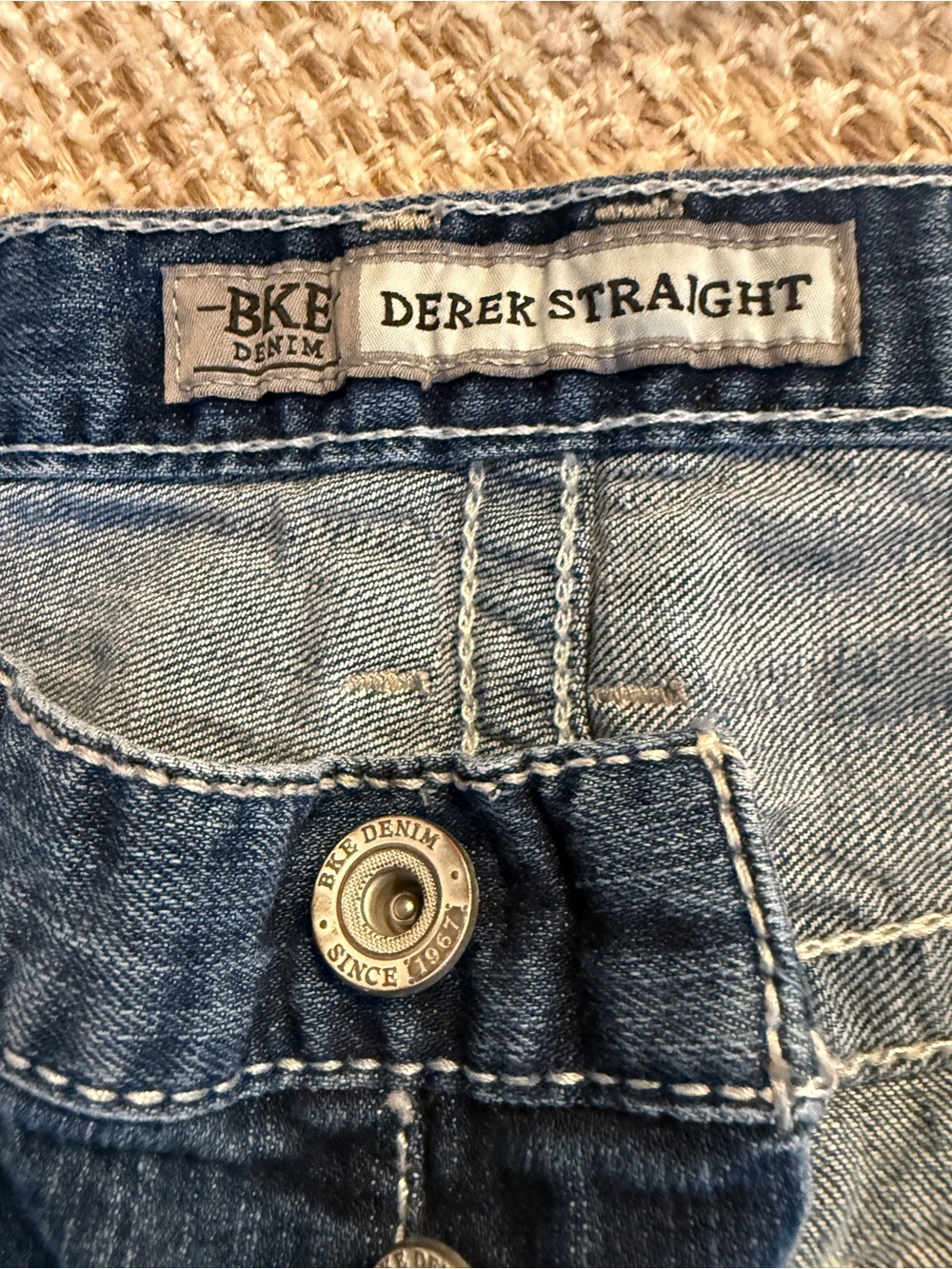 BKE Derek Straight Jeans Men’s 36R Medium Wash Distressed Button Fly Denim - Picture 4 of 15